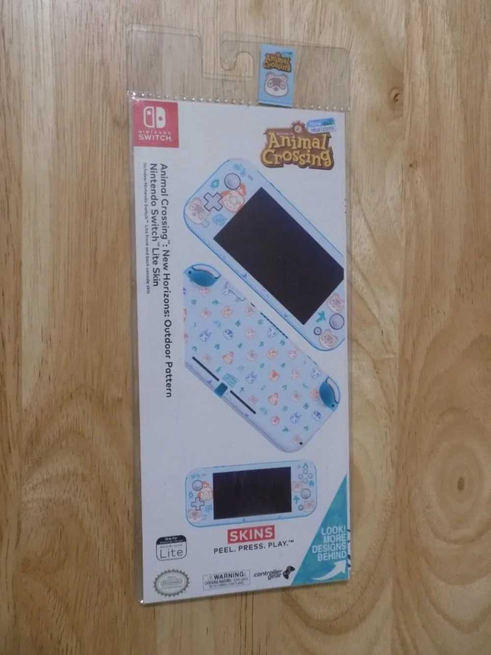 Animal Crossing New Horizons Outdoor Pattern Nintendo Licensed Switch Lite Skin
